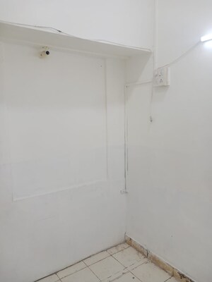 Room in  Office Space at Mulund West – for Rent