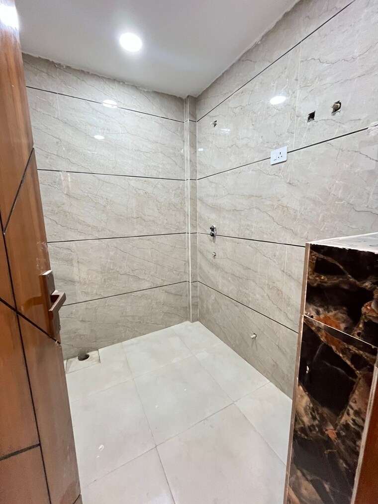 Bathroom, fidato-honour-homes 3 Bedroom 180 Sq.Yd. Builder Floor In Sector 89 Faridabad 9668800