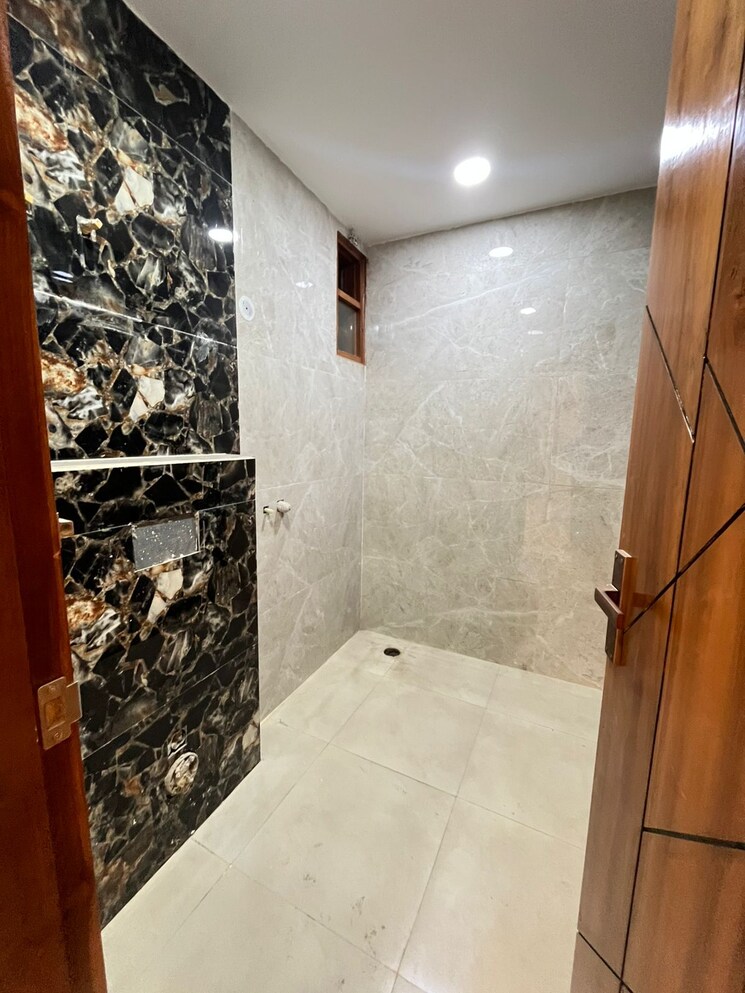 Bathroom, fidato-honour-homes 3 Bedroom 180 Sq.Yd. Builder Floor In Sector 89 Faridabad 9668800