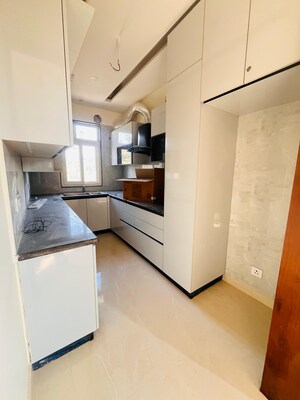 Kitchen in 2 BHK Builder Floor at Sector 40 – for Rent