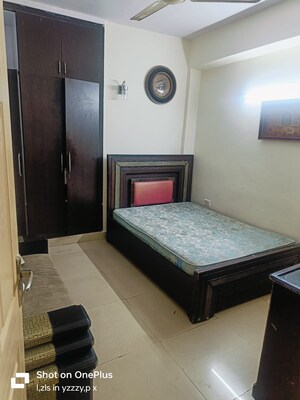 Bedroom in 2 BHK Apartment at Supertech Cape Town, Sector 74 – for Rent