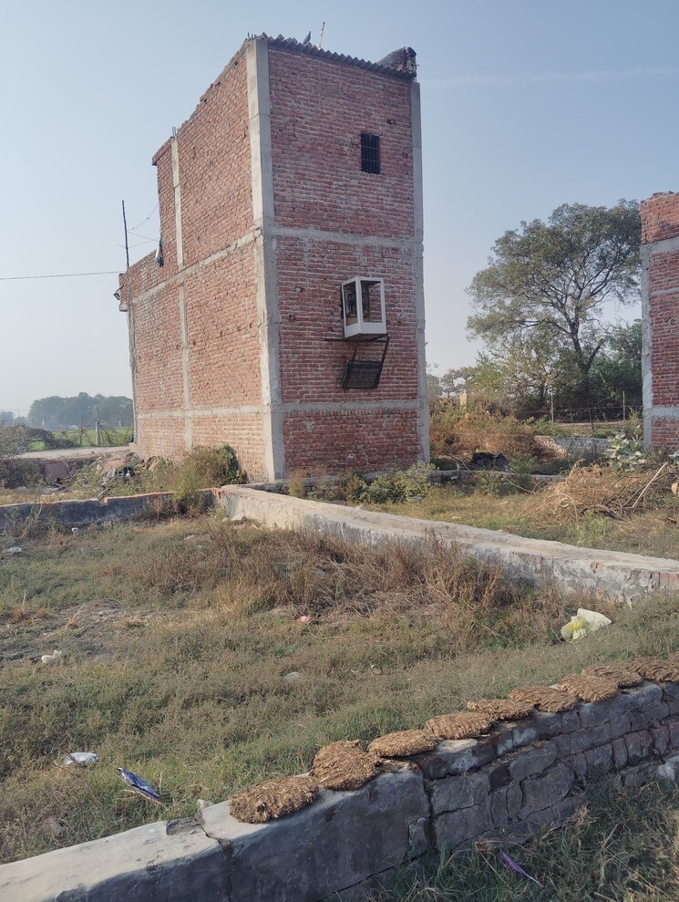 undefined, sector 150  1800 Sq.Ft. Plot In Sector 150 Noida 9668809