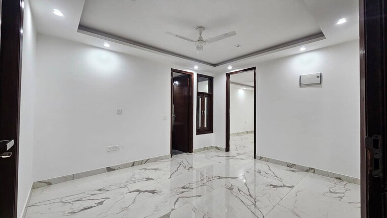 Room, freedom fighters enclave 2 Bedroom 1200 Sq.Ft. Apartment In Freedom Fighters Enclave Delhi 9668823
