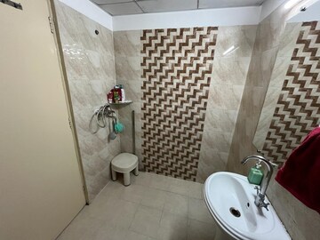 Bathroom in 3 BHK Apartment at Migsun Ultimo, Omicron Iii Greater Noida – for Rent