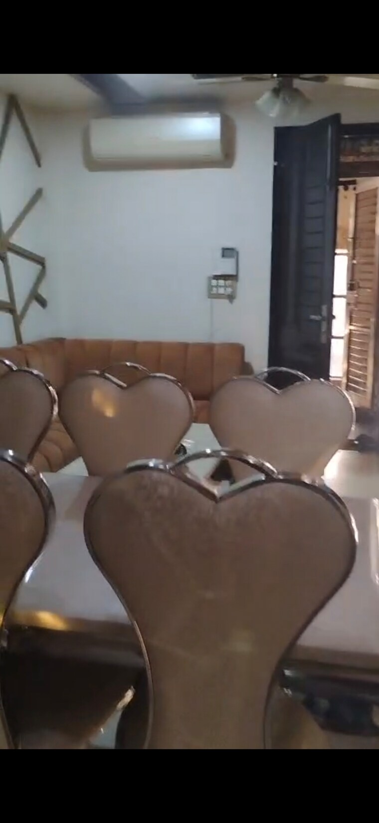 Living Room, puri-pp-city-centre 3.5 Bedroom 150 Sq.Yd. Builder Floor In Pitampura Delhi 9668845