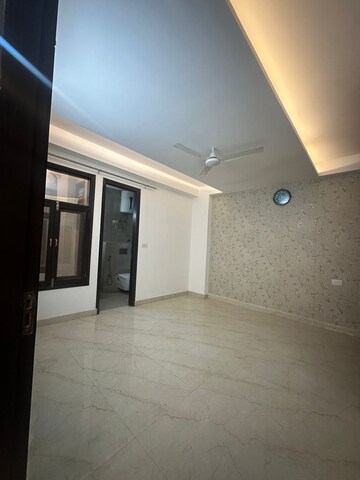 Room in 3 BHK Builder Floor at Freedom Fighters Enclave – for Rent