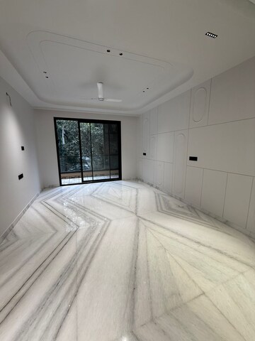 Room in 3 BHK Builder Floor at S S Southend, Sector 49 – for Sale