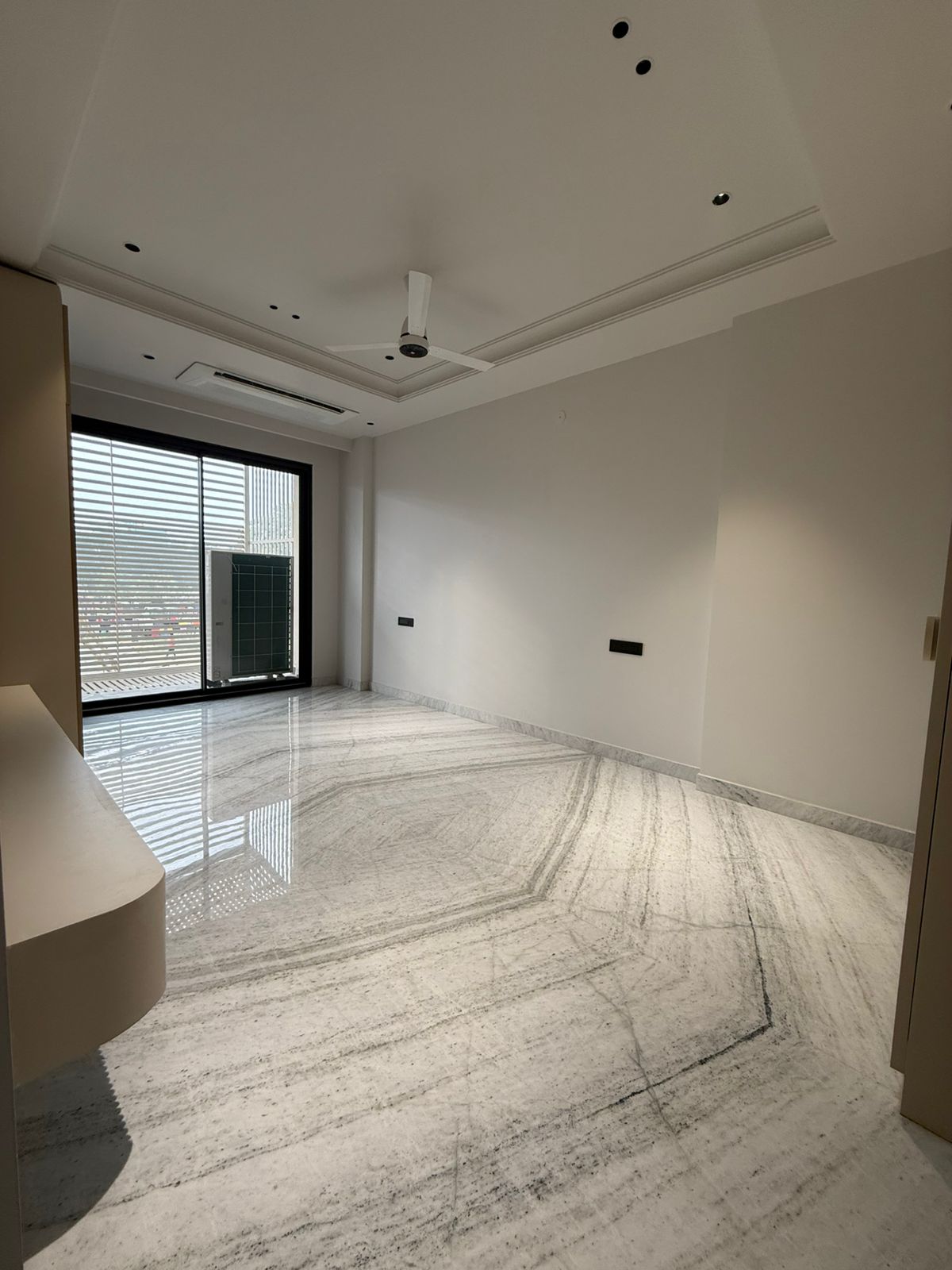 3 BHK + Servant Room Builder Floor For Sale in S S Southend