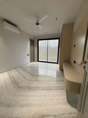 Room in 3 BHK Builder Floor at S S Southend, Sector 49 – for Sale