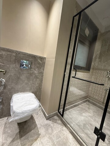 Bathroom in 3 BHK Builder Floor at S S Southend, Sector 49 – for Sale