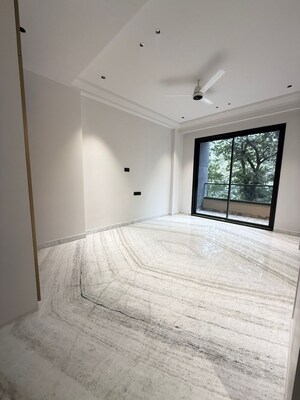 Room in 3 BHK Builder Floor at S S Southend, Sector 49 – for Sale