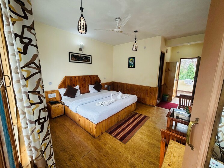 Bedroom, ramprastha-attalika 4 Bedroom 2815 Sq.Ft. Apartment In Ramprastha Greens Ghaziabad 9668861