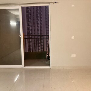 Room in 3 BHK Apartment at Eldeco Live By The Greens, Sector 150 – for Sale
