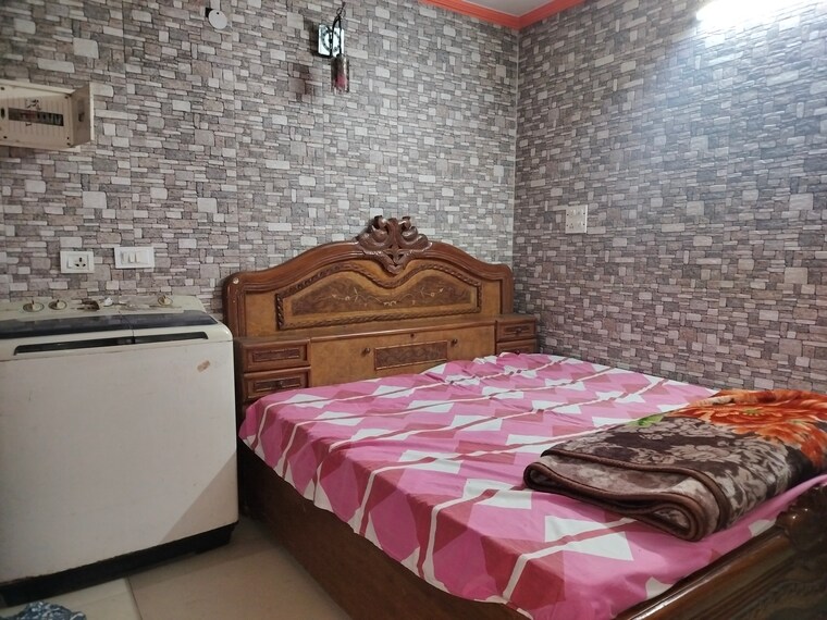 Bedroom, sarita vihar 1 Bedroom 450 Sq.Ft. Apartment In Sarita Vihar Delhi 9668879