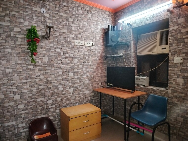 Living Room, sarita vihar 1 Bedroom 450 Sq.Ft. Apartment In Sarita Vihar Delhi 9668879