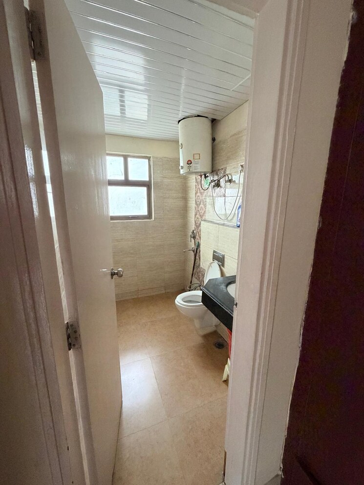 Bathroom, godrej-frontier 3 Bedroom 2250 Sq.Ft. Builder Floor In Sector 80 Gurgaon 9668903