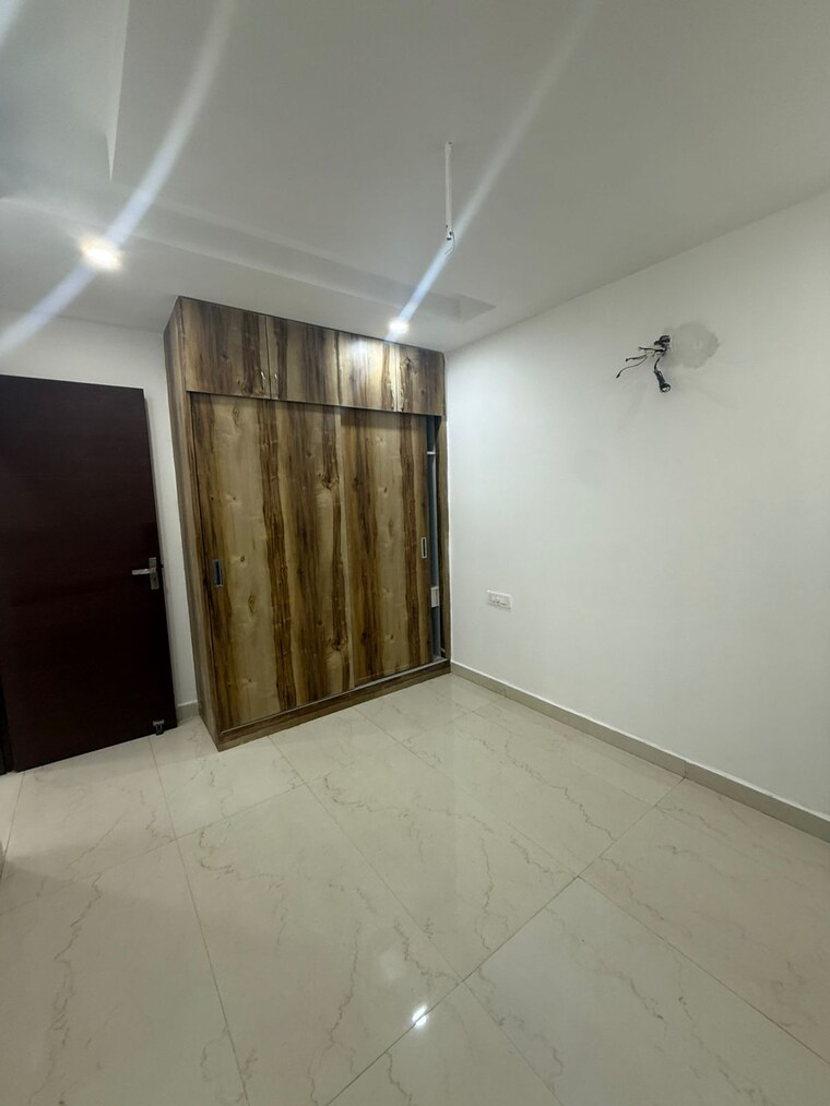 Room, sector 27 4 Bedroom 250 Sq.Ft. Independent House In Sector 27 Panchkula 9669145