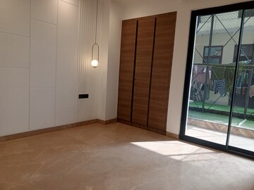 Room in 3 BHK Builder Floor at Ansal Sushant Lok I, Sector 43 – for Rent