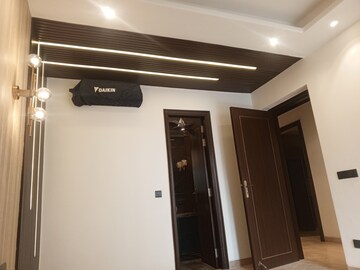 Furnished Amenities in 3 BHK Builder Floor at Ansal Sushant Lok I, Sector 43 – for Rent