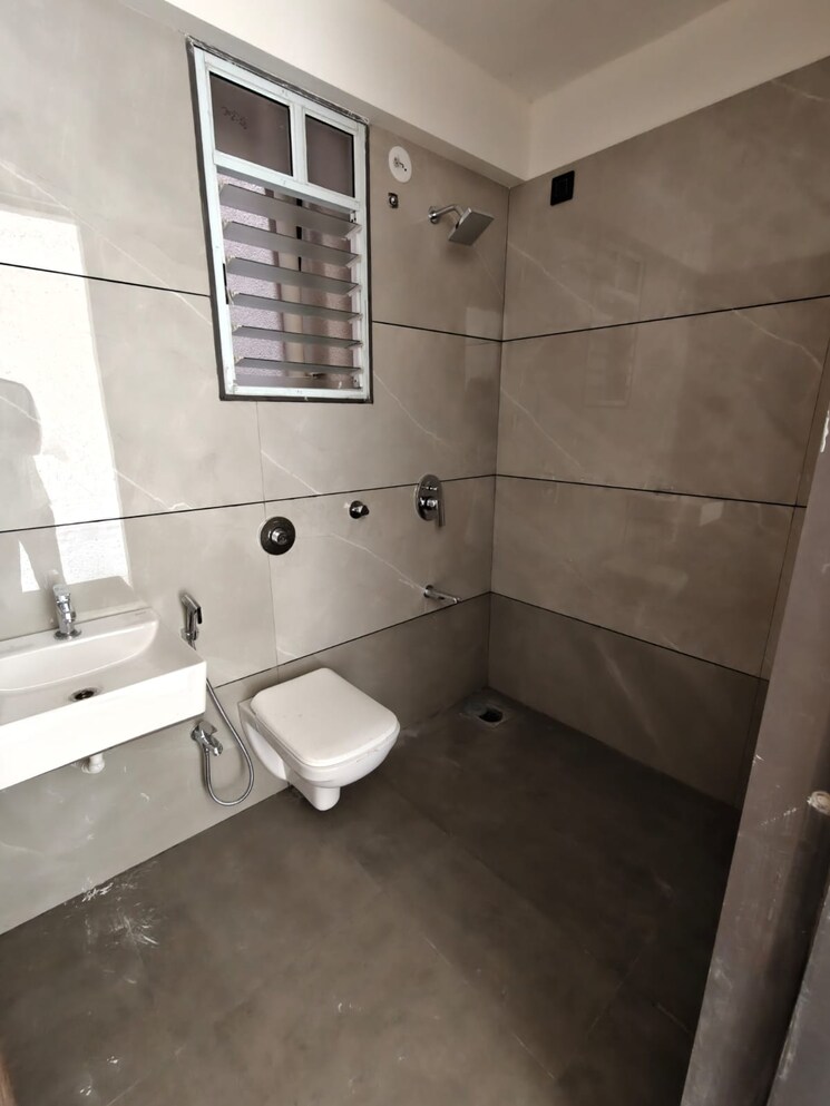 Bathroom, new cg road 2 Bedroom 690 Sq.Ft. Apartment In New Cg Road Ahmedabad 9669293