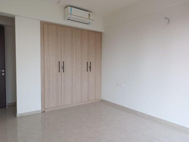 Room, indiabulls-one-indiabulls 3.5 Bedroom 1760 Sq.Ft. Apartment In Pokhran Road No Two Thane 9669358