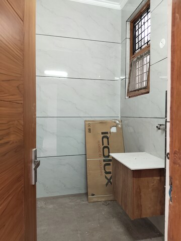 Bathroom in 3 BHK Builder Floor at Ashoka Enclave Faridabad, Sector 34 – for Sale