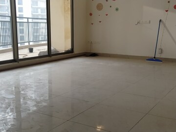 Room in 3 BHK Apartment at Godrej Frontier, Sector 80 – for Sale