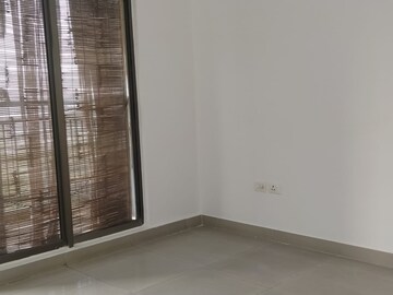 Room in 3 BHK Apartment at Godrej Frontier, Sector 80 – for Sale
