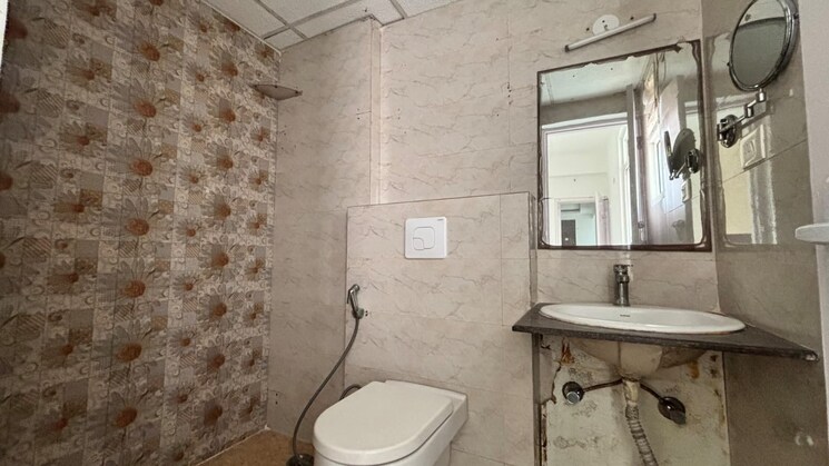 Bathroom, maxblis-white-house 3 Bedroom 1390 Sq.Ft. Apartment In Sector 75 Noida 9669491