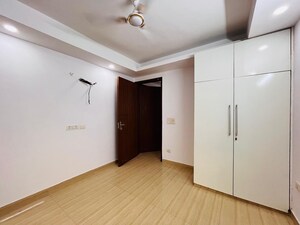 Room in 3 BHK Builder Floor at Chittaranjan Park – for Rent