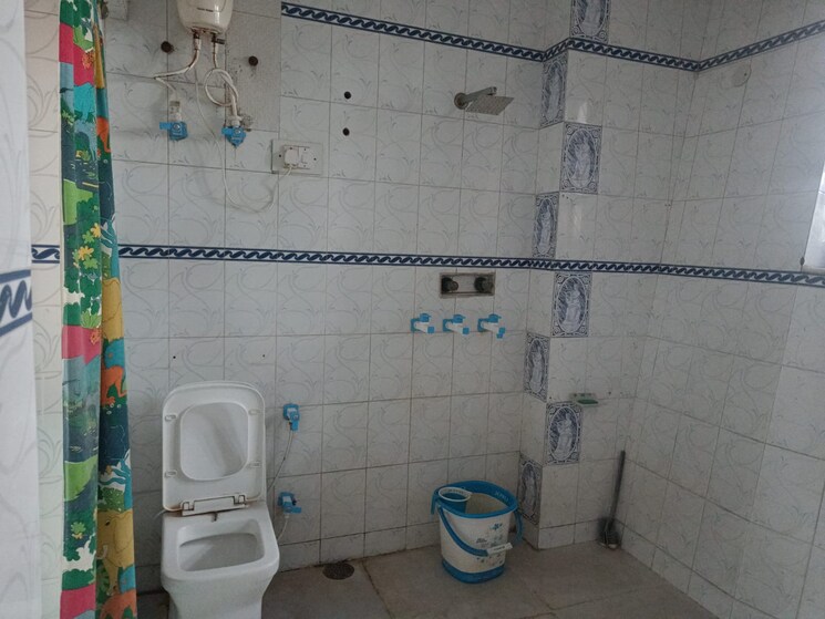 Bathroom, tarang-orchid 3 Bedroom 1500 Sq.Ft. Independent House In Sector 28 Faridabad 9669584