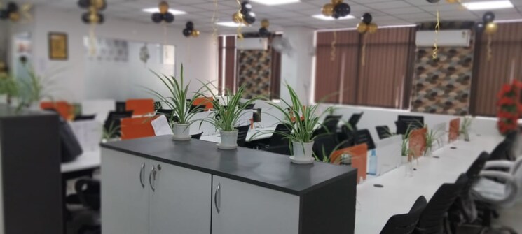 Team Area, sector 63 Commercial Office Space 2500 Sq.Ft. In Sector 63 Noida 9669554