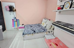 Bedroom in 2 BHK Apartment at Lodha Amara, Kolshet Road – for Rent