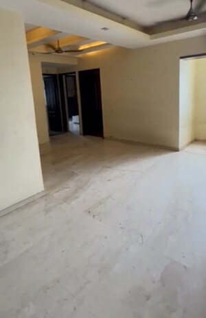 Room in 3 BHK Apartment at Manisha Marvel Homes, Sector 61 – for Sale