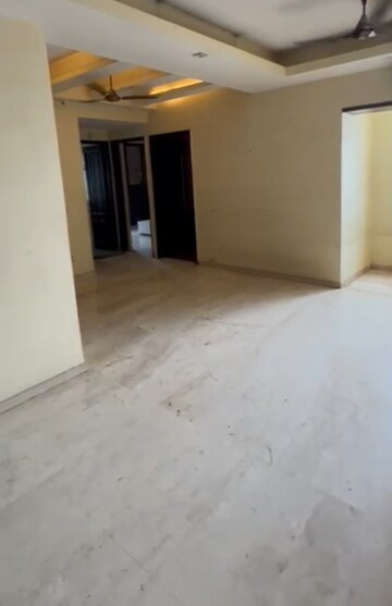 Room in 3 BHK Apartment at Manisha Marvel Homes, Sector 61 – for Sale