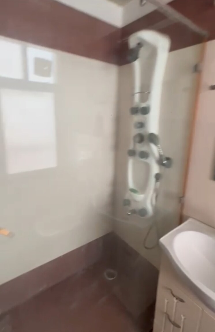 Bathroom, manisha-marvel-homes 3 Bedroom 1655 Sq.Ft. Apartment In Sector 61 Noida 9669652