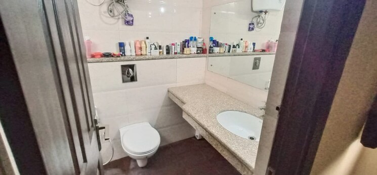 Team Area, apex-athena 3 Bedroom 1732 Sq.Ft. Apartment In Sector 75 Noida 9669804