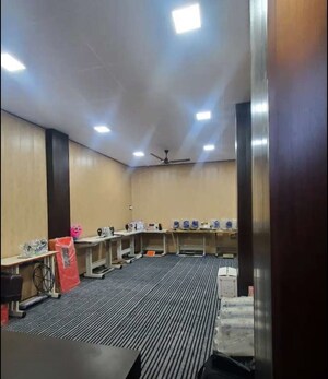 Bedroom in  Showroom at Aminabad – for Rent