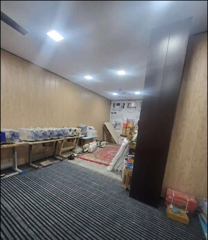 Bedroom in  Showroom at Aminabad – for Rent