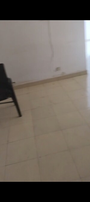 Room in 2 BHK Apartment at OP Floridaa, Sector 82 – for Rent