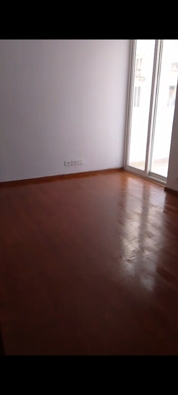 Room in 3 BHK Apartment at Amrapali Leisure Park, Amrapali Leisure Valley – for Rent