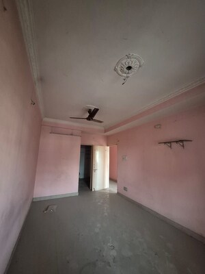 Room in 3 BHK Apartment at Morabadi – for Sale