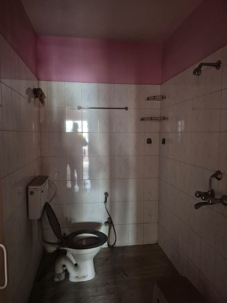 Bathroom, morabadi 3 Bedroom 1400 Sq.Ft. Apartment In Morabadi Ranchi 9669955