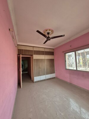 Room in 3 BHK Apartment at Morabadi – for Sale