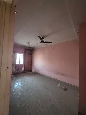 Room in 3 BHK Apartment at Morabadi – for Sale