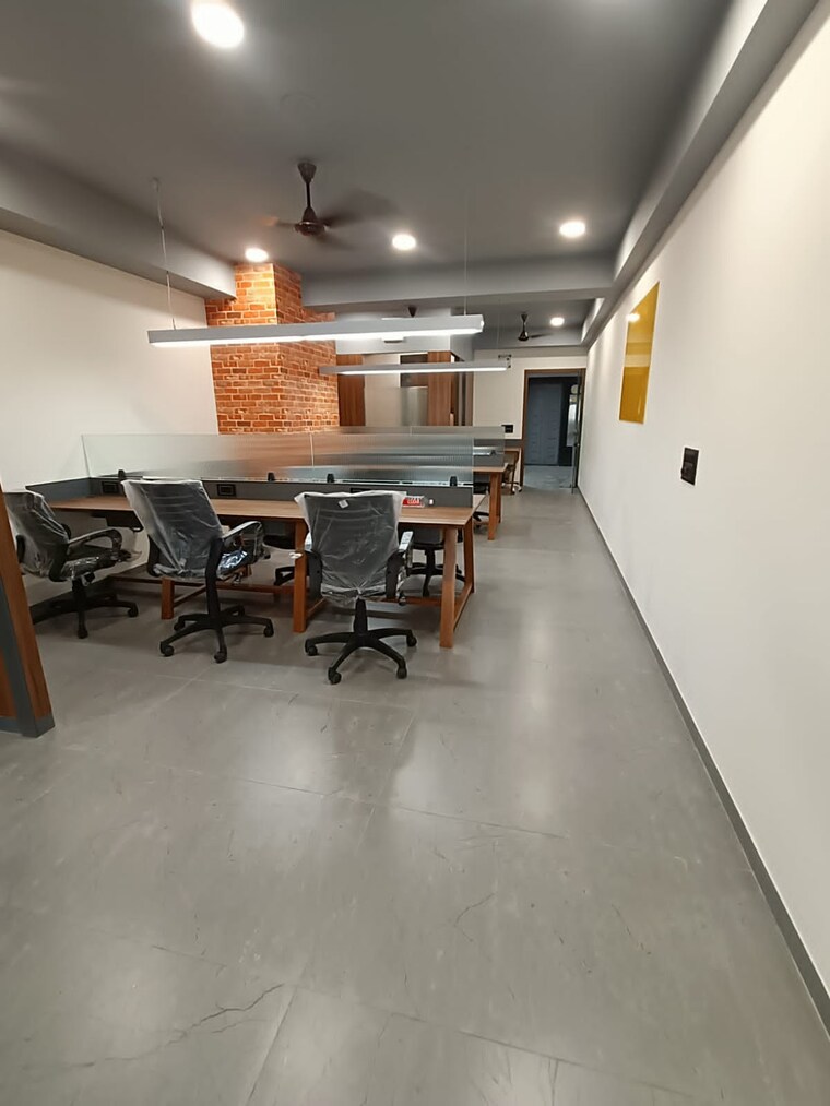 Living Room, science city Commercial Office Space 569 Sq.Ft. In Science City Ahmedabad 9669965