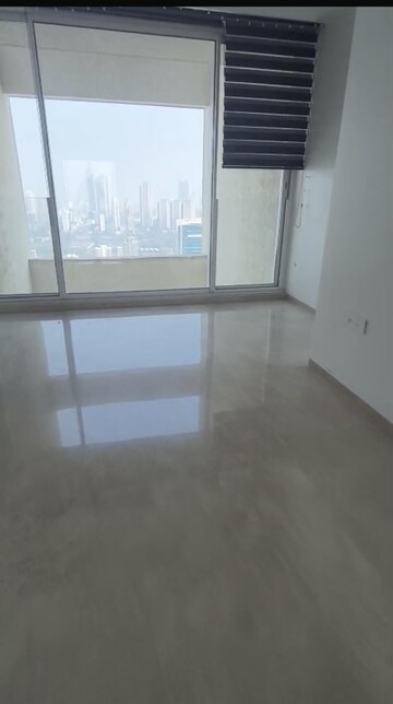 Room in 5 BHK Apartment at Raheja Imperia, Worli – for Rent
