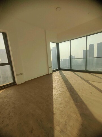 Room in 5 BHK Apartment at Rustomjee Crown, Prabhadevi – for Rent