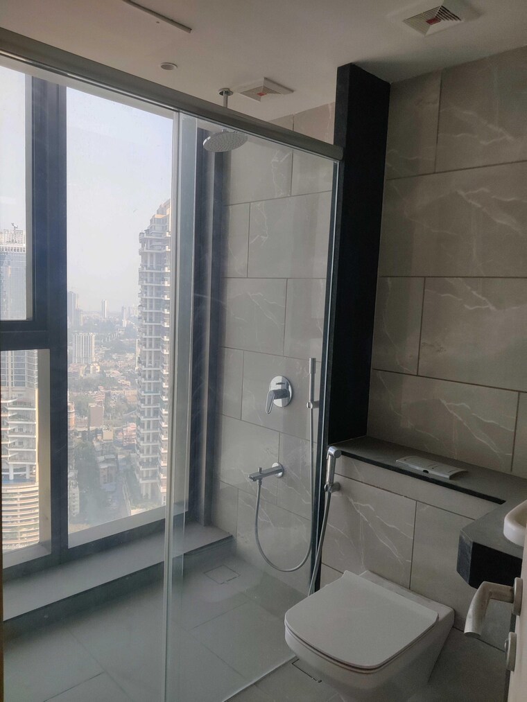 Bathroom, rustomjee-crown 5 Bedroom 2099 Sq.Ft. Apartment In Prabhadevi Mumbai 9670032