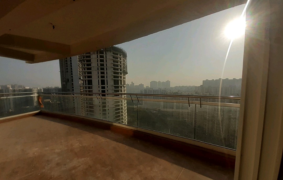 3 BHK + Extra Room 2215 Sq.Ft. Apartment in Supertech ORB